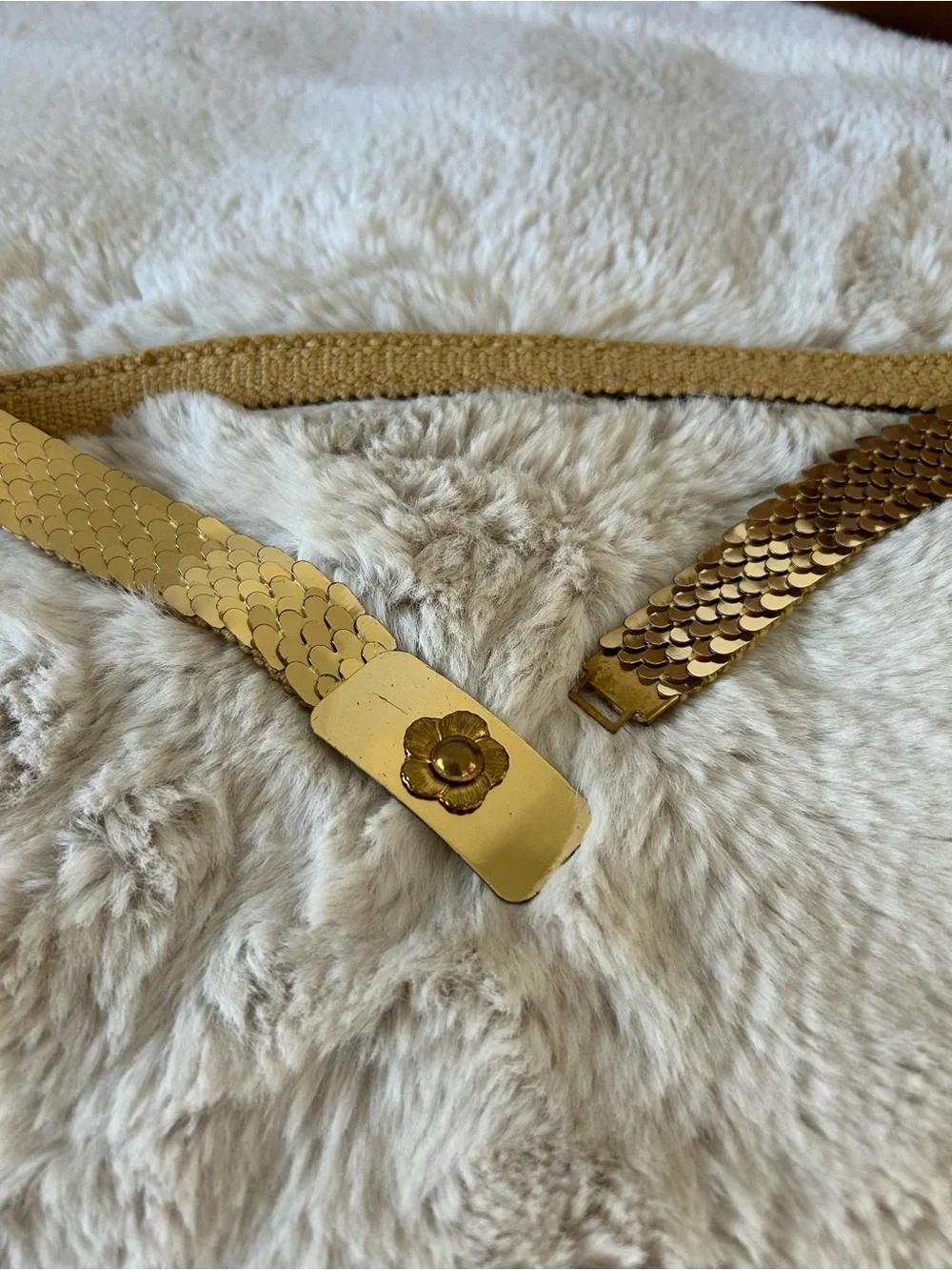 N/A shimmering gold
